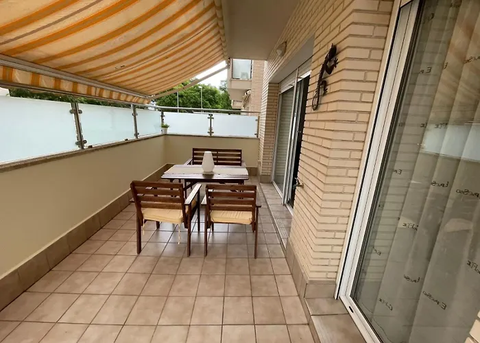 アパート 70m2 2bedrooms 25m2terrace, 4pools, 3min *