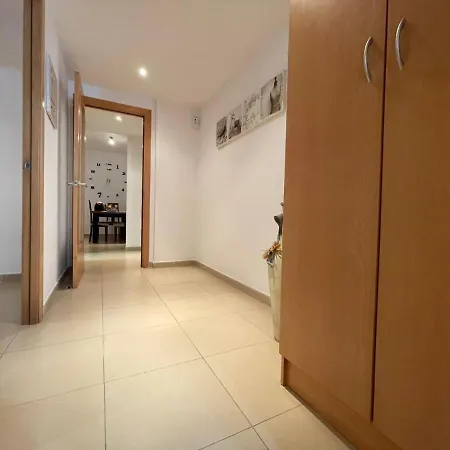 70m2 2bedrooms 25m2terrace, 4pools, 3min 滨海略雷特
